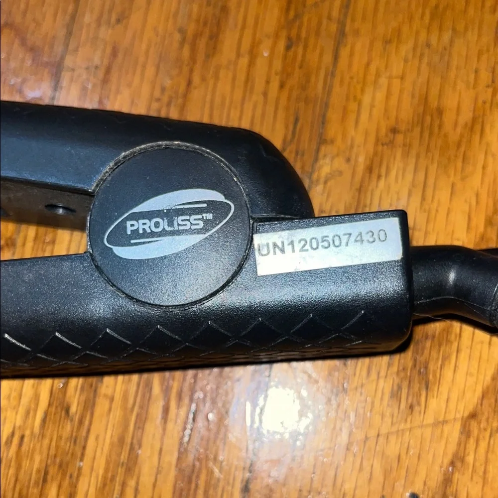 Proliss Infusion Flat Iron Black Hair Straightener